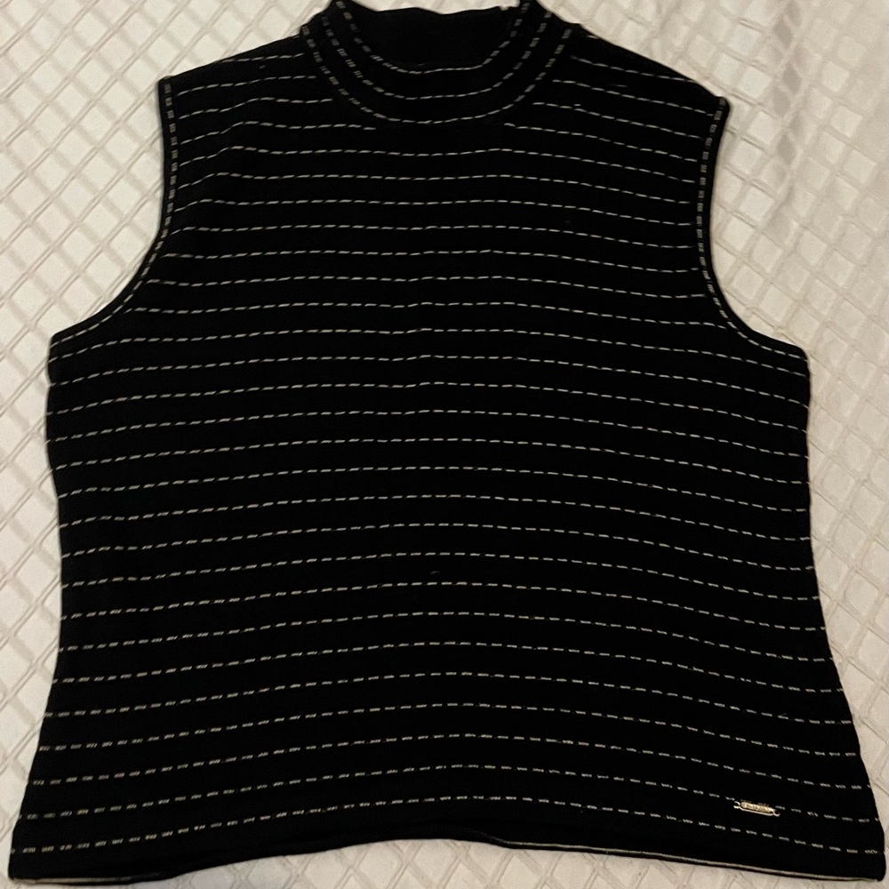 St John sport size S
